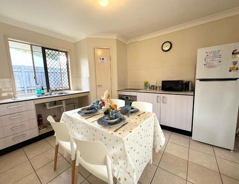 Affordable 3-Bedroom Grannyflat In Coopers Plains - Broome Tourism 0