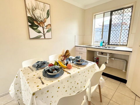 Affordable 3-Bedroom Grannyflat In Coopers Plains - Broome Tourism 2