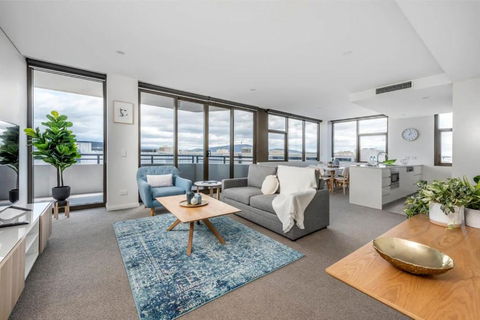 Amazing View In Large Apartment Barton ACT - Broome Tourism 1