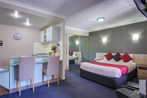 Albion Manor - Broome Tourism 1