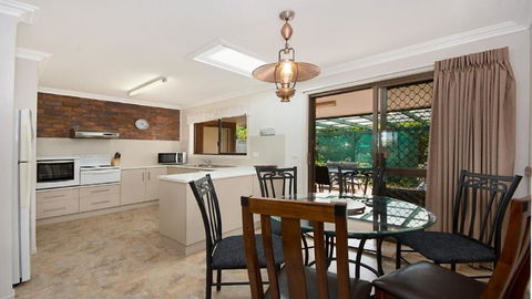 Alexander Palms - Broome Tourism 0
