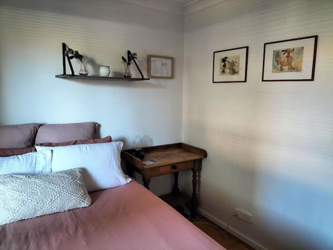 All The Comforts By The Lake - Broome Tourism 1