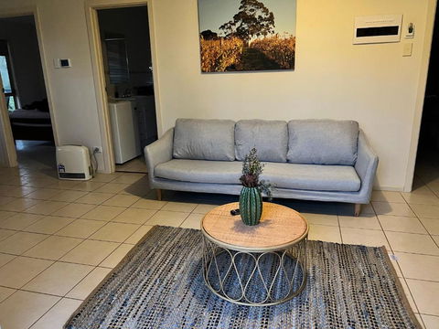 Allusion Farmstay And Vineyard Units - Broome Tourism 3