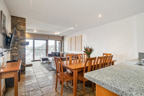 Alpine Woodsmoke Apartments - Broome Tourism 1