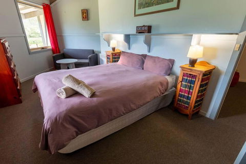 Alpzview Guesthouse - Broome Tourism 3