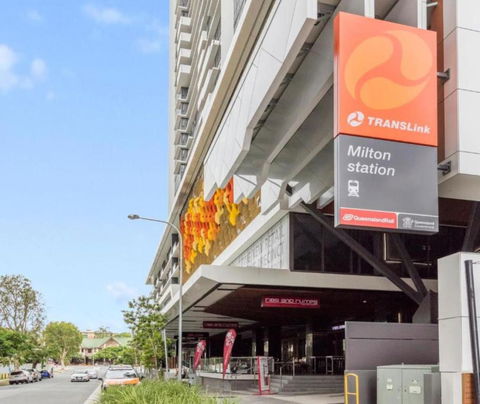 Amazing 2BR Delicate Apt, 1min To Train Station - Broome Tourism 1
