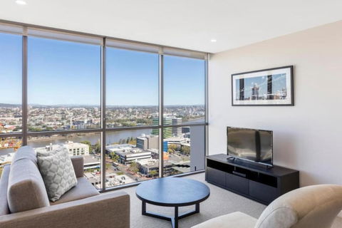 Amazing 2BR Delicate Apt, 1min To Train Station - Broome Tourism 2