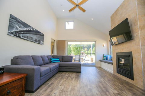 Amber Mist Villa - One - Broome Tourism 0
