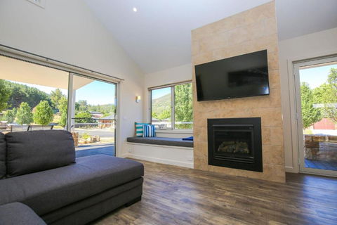 Amber Mist Villa - One - Broome Tourism 1