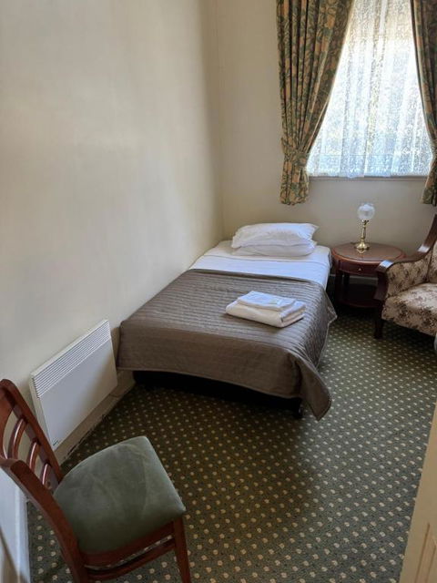 American Hotel Creswick - Broome Tourism 2