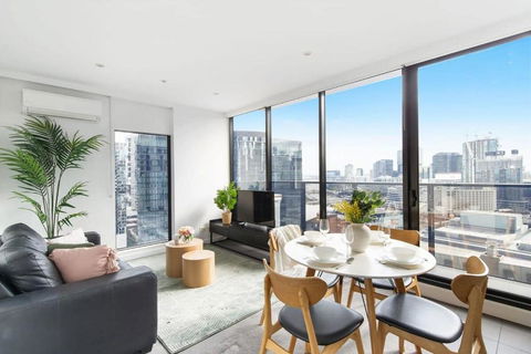 An Amazing 2BR Apt With City Views In Southbank - Broome Tourism 0