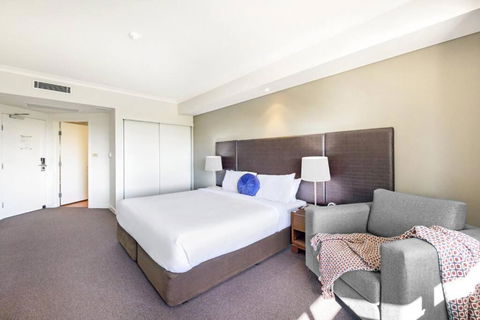 An Exceptional Seaside Esplanade Locale With Pool - Broome Tourism 3
