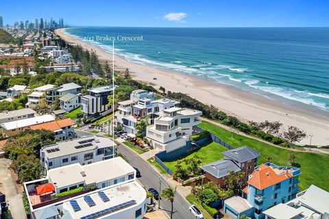 An Oasis By The Beach With Ocean Views Daybed BBQ - Broome Tourism 1
