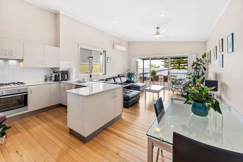 Angourie Blue 5 - Ocean Views - Broome Tourism 0