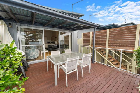 Angourie Blue 5 - Ocean Views - Broome Tourism 2