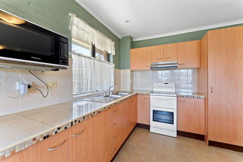 Alpine Mountain View 18 - 4BR L Mountain Views L Swimming Pool L Air-Con L WiFi - Broome Tourism 3