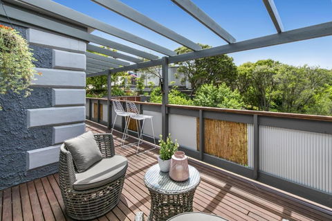 An Entertainers Oasis - Fun Home With Pool Table, Arcade Game, Basketball Ring - Broome Tourism 4