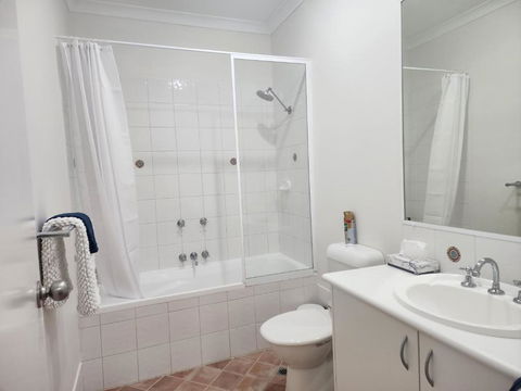 Apartment In Apollo Quays Resort With Shared Jetty - Broome Tourism 2