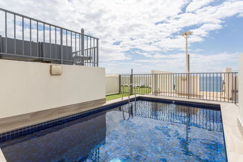 Apartment With Pool Access A Minute To The Beach - Broome Tourism 4