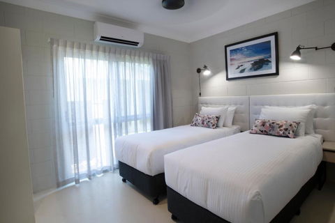 Apartments At Mission Beach - Broome Tourism 4