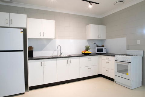 Apartments At Mission Beach - Broome Tourism 2