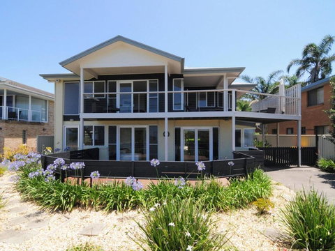 Arcadia By Jervis Bay Rentals - Broome Tourism 1
