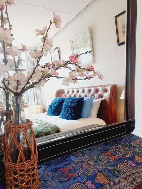 Architectural Bright Open 2B&1B Home With A Private Garden At Yarralumla - Broome Tourism 1