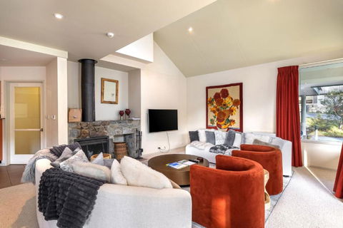 Aspect 5 Chalet A Stones Throw From All Thredbo Has To Offer - Broome Tourism 0