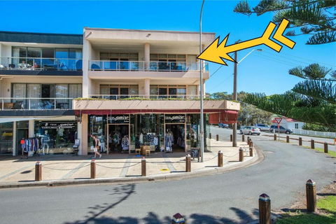 Astor Apartment 2 - Bring Your Own Linen - Broome Tourism 1