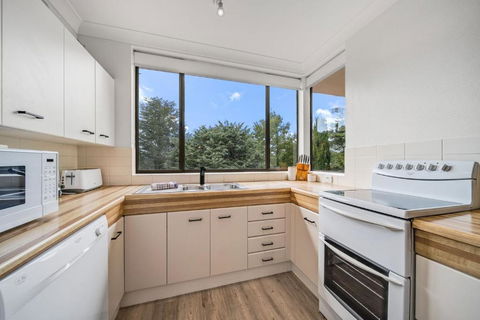 Avalanche 3 - 3BR Apartment L Central Location L Balcony L WiFi - Broome Tourism 4
