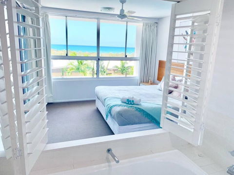 Azure Sea, Oceanviews, Wifi, 2 Pools + Gym - Broome Tourism 0