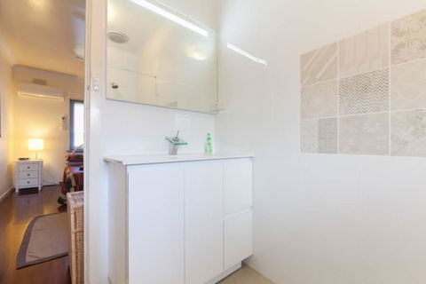 B7 Crawley Apartment 1 BRM & Sleepout Near UWA - Broome Tourism 0
