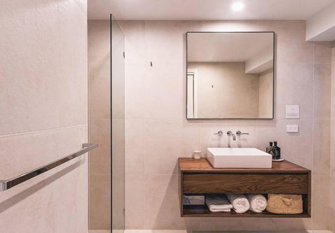 BAY PROPERTIES . Bridgewood - Broome Tourism 4