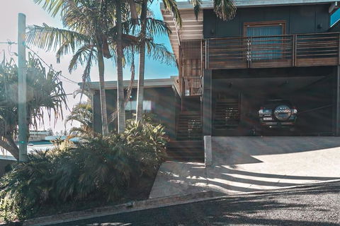 BAY PROPERTIES . The Big Chill - Broome Tourism 1
