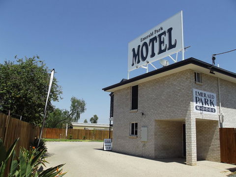 Emerald Park Motel - Broome Tourism 11