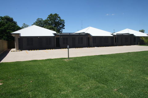 Emerald Park Motel - Broome Tourism 13