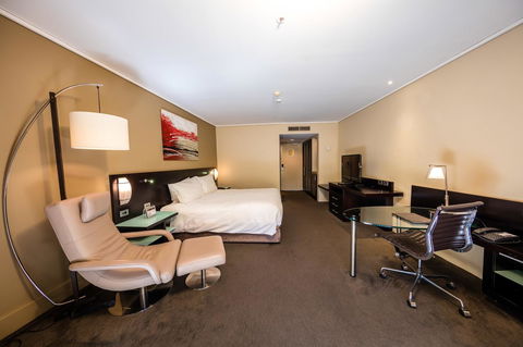 Hilton Cairns - Broome Tourism 31