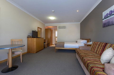 Eastgate On The Range Motel - Broome Tourism 4