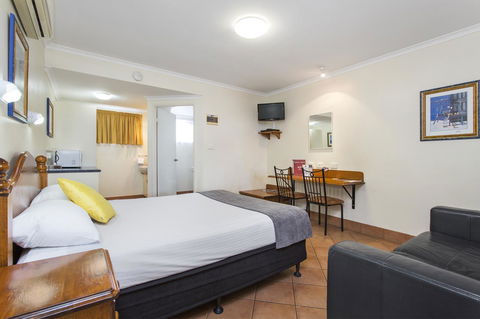 Glenmore Tavern - Broome Tourism 32