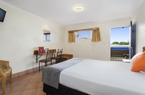 Glenmore Tavern - Broome Tourism 31