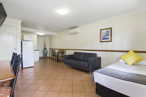Glenmore Tavern - Broome Tourism 30