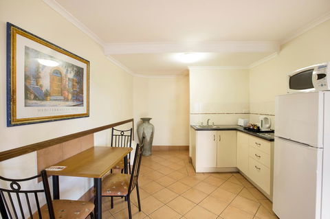 Glenmore Tavern - Broome Tourism 15
