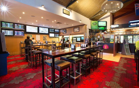 Glenmore Tavern - Broome Tourism 8