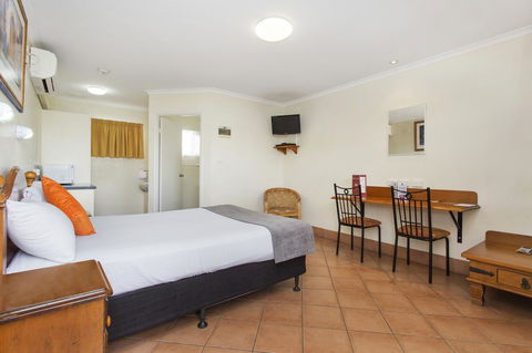 Glenmore Tavern - Broome Tourism 29