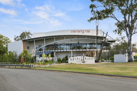 Fountain View Estate - We Accommodate - Broome Tourism 17