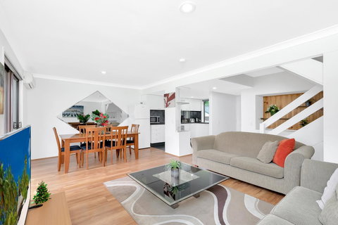 Fountain View Estate - We Accommodate - Broome Tourism 8