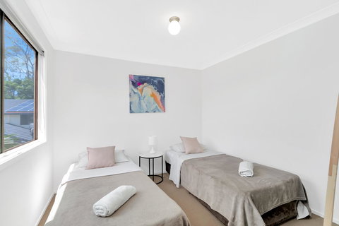 Fountain View Estate - We Accommodate - Broome Tourism 3