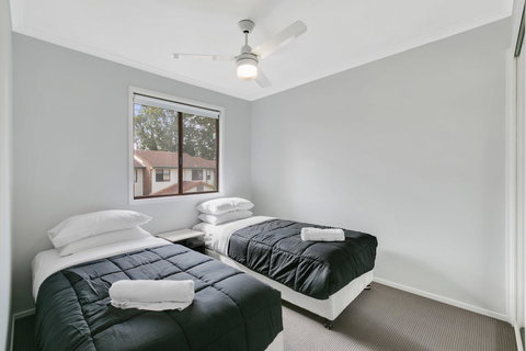 Fountain View Estate - We Accommodate - Broome Tourism 12