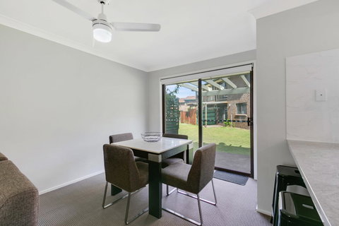 Fountain View Estate - We Accommodate - Broome Tourism 16
