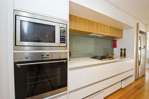 Maggies Beachfront Apartment 13 - Broome Tourism 10
